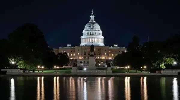 কংগ্রেস ব্যর্থ, লাখো সরকারি কর্মী ছাঁটাই ঝুঁকিতে