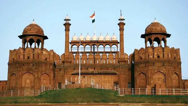 নয়াদিল্লির ঐতিহাসিক লালকেল্লা তিন দিনের জন্য বন্ধ ঘোষণা