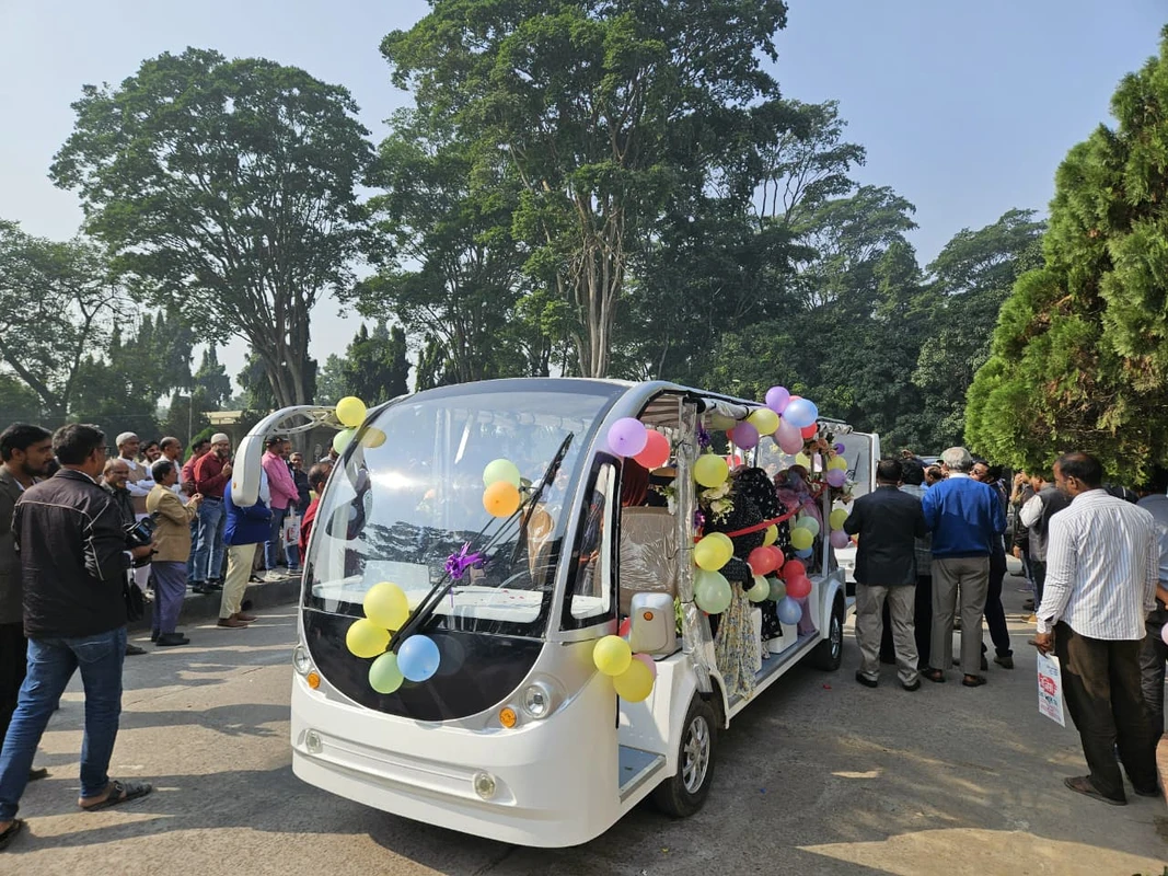 রুয়ার উদ্যোগে রাবিতে চালু হলো ৫টি ই-কার