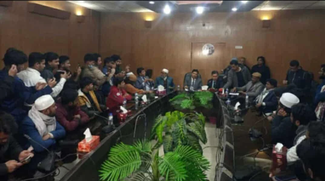 আন্দোলনের মুখে পদত্যাগ করলেন রাবির আওয়ামীপন্থি ছয় ডিন