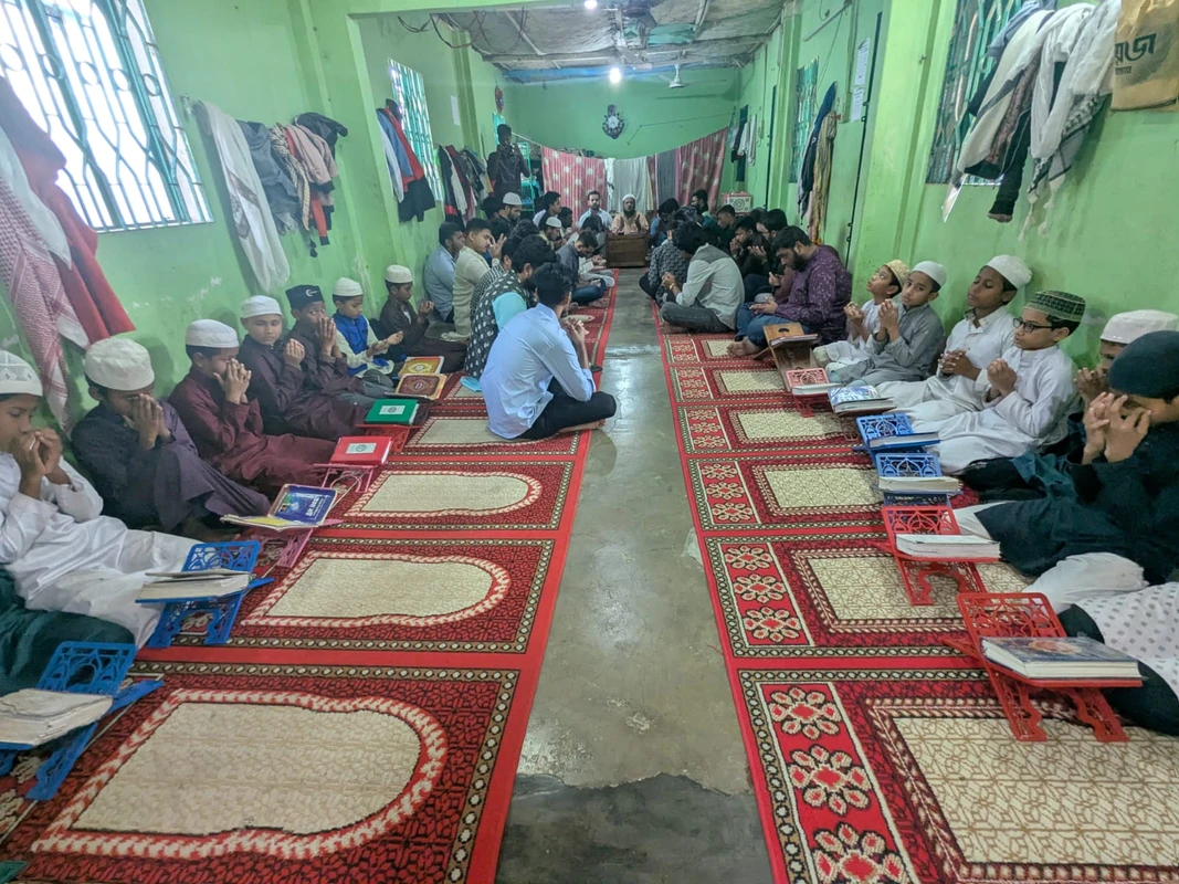 চবি ছাত্রদলের যুগ্ম সম্পাদক হাসান আহমেদের উদ্যোগে খালেদা জিয়ার সুস্থতা কামনায় দোয়া ও মিলাদ