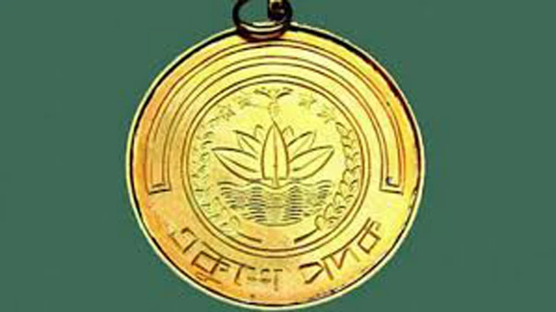 আইয়ুব বাচ্চু, ওয়ারফেজ সহ যারা পেলেন একুশে পদক পুরষ্কার