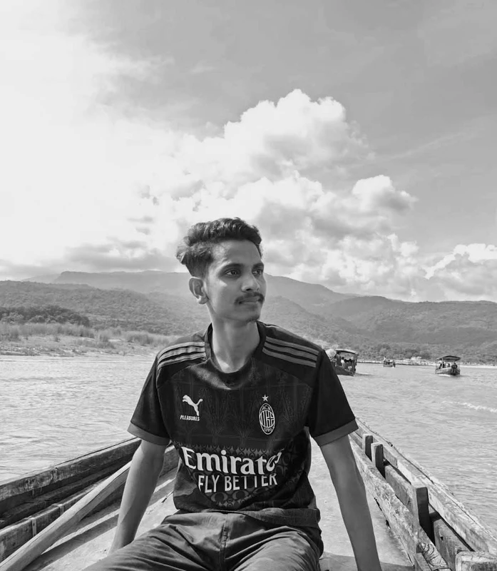 ফুটবল মাঠে ব্রেন স্ট্রোকে চবি শিক্ষার্থীর মৃত্যু