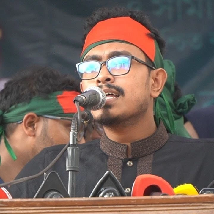 সাংবাদিক ও ঢাবি শিক্ষার্থীদের উপর পুলিশের হামলা, যা বললেন সাদিক কায়েম