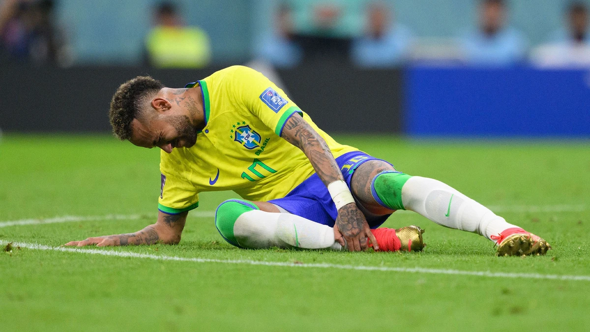 হাঁটুতে সফল অস্ত্রোপচার নেইমারের