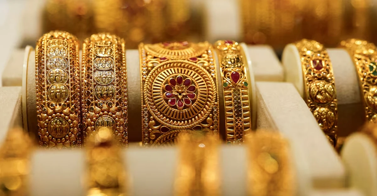 এক দিন পর আবারও বাড়ল সোনার দাম, ভরিতে বৃদ্ধি ২,১৫৭ টাকা