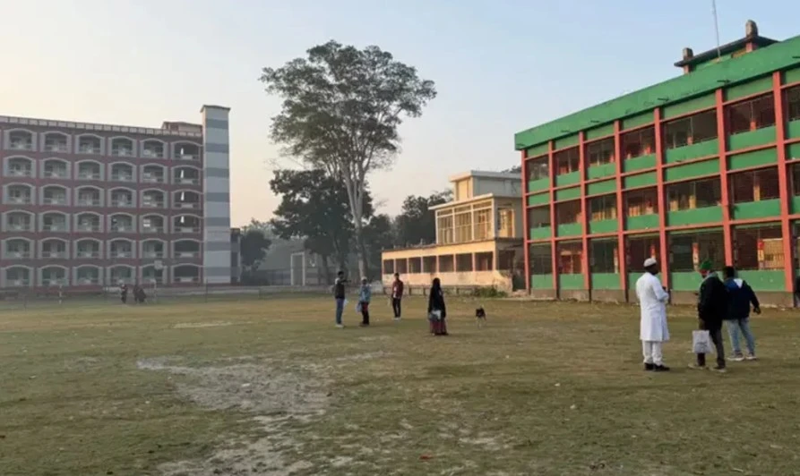 সারা দেশে ভোট গ্রহণ হলেও জেনে নিন বাংলাদেশের কোথায়  ভোটাররা কেন্দ্রে যাচ্ছে না