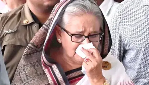 হাসিনার সঙ্গে যোগাযোগ ঠেকাতে বাংলাদেশে বন্ধ হচ্ছে দুটি জনপ্রিয় অ্যাপ