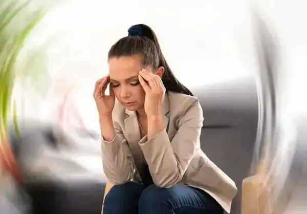 মাথা ঘোরা ও চোখের সামনে অন্ধকার দেখা- সাধারণ অসুবিধা নাকি গুরুতর স্বাস্থ্যঝুঁকির সংকেত?