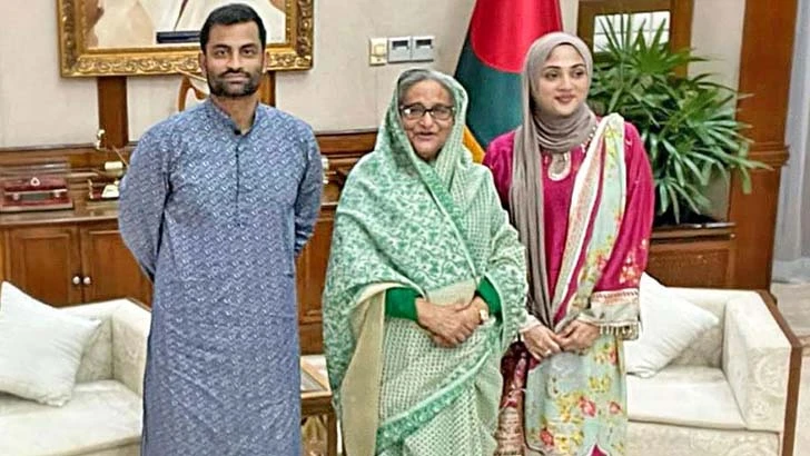 শেখ হাসিনা দেশ ছেড়ে পালানোর আগে ৩ আগস্ট কেনো গণভবনে গিয়েছিল তামিম ইকবাল?