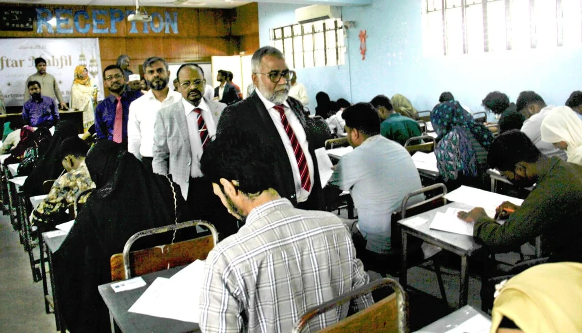 ৮৮.৫৩% উপস্থিতিতে ইবি কেন্দ্রে গুচ্ছ ‘সি’ ইউনিটের ভর্তি পরীক্ষা সম্পন্ন