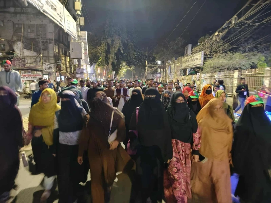 ইনকিলাব মঞ্চের কর্মসূচিতে পুলিশি হামলার প্রতিবাদে জকসুর বিক্ষোভ মিছিল