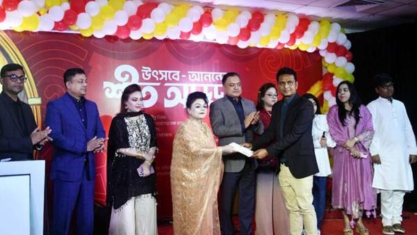 আবু সাঈদের সংবাদ প্রচার ও ভিডিও ধারণের জন্য সম্মাননা পেলেন যমুনা টিভির দুই সাংবাদিক