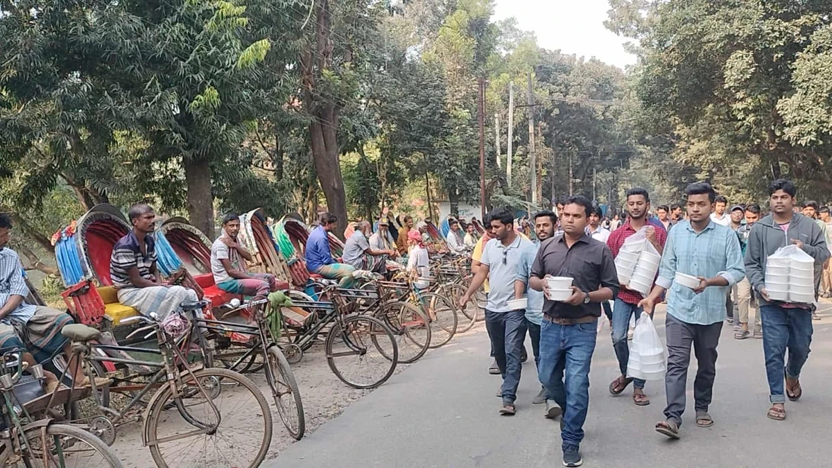খালেদা জিয়ার সুস্থতা কামনায় জাবিতে  ছাত্রদলের নেতার খাদ্য বিতরণ