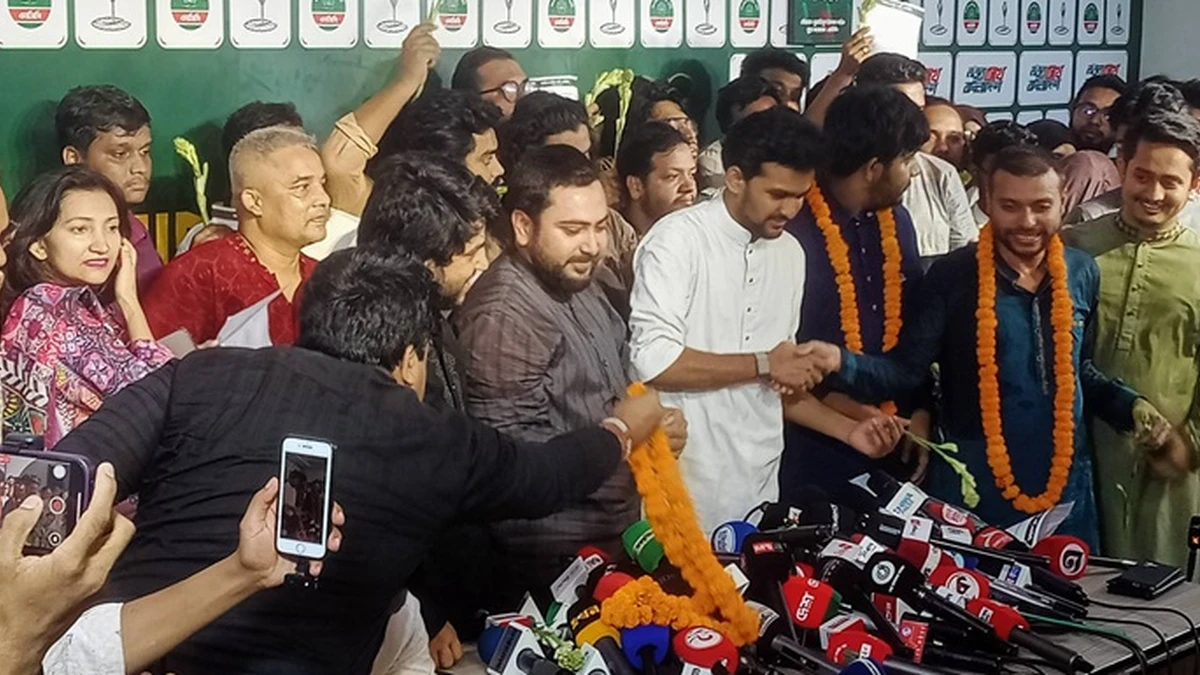 তেল-সংকট সরকারের পরিকল্পিত নাটক : নাহিদ ইসলাম