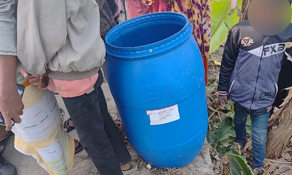 নারায়ণগঞ্জে ভাসমান ড্রামের ভেতর মিললো লাশ