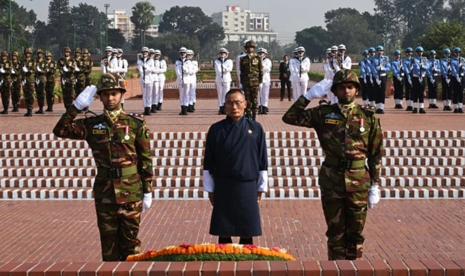 জাতীয় স্মৃতিসৌধে শ্রদ্ধা জানালেন ভুটানের প্রধানমন্ত্রী শেরিং তোবগে