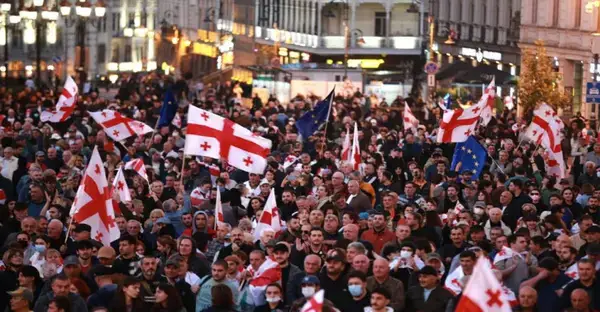 নির্বাচনে কারচুপিঃ বিক্ষোভে উত্তাল জর্জিয়া