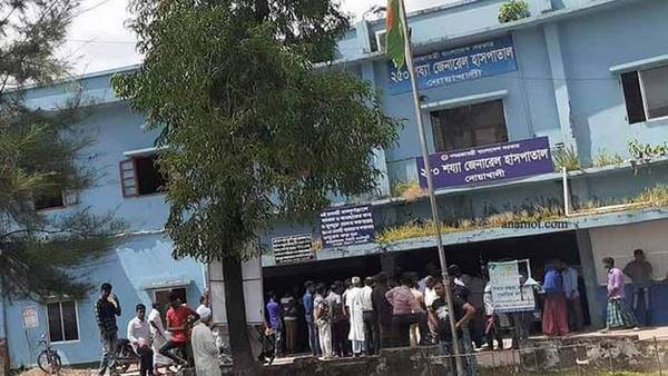 মোবাইল ভেঙে ফেললেন মা, অভিমানে ফাঁস নিল মেয়ে