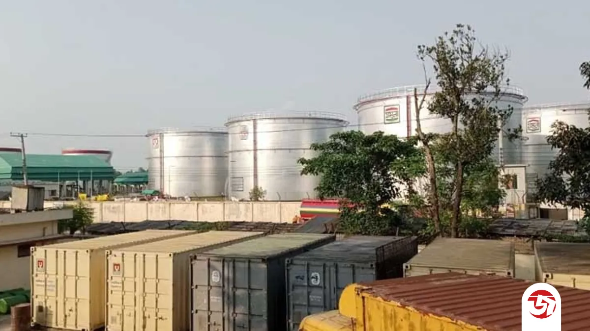 ভারত থেকে এলো ৪ হাজার টন ডিজেল, জমা হলো পার্বতীপুর ডিপোতে