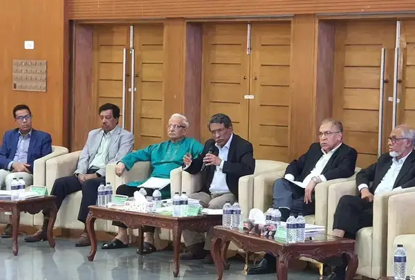 দলীয় প্রধান প্রধানমন্ত্রী হতে পারবেন না: জাতীয় ঐকমত্য কমিশন