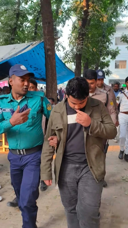 রাবি ভর্তি পরীক্ষায় মোবাইলসহ আটক আরেক ভর্তিচ্ছু