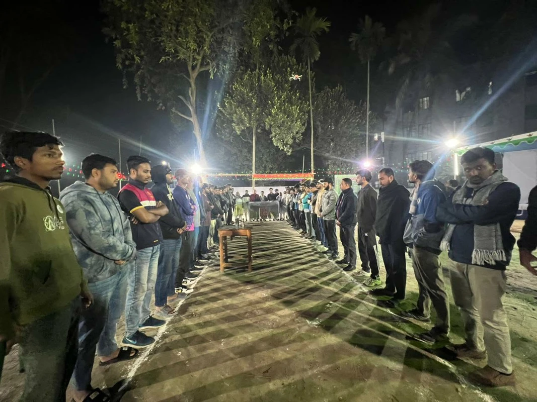 রাবির মতিহার হলে চলছে শহীদ শরীফ ওসমান হাদী স্মৃতি নাইট শর্টপিচ ক্রিকেট টুর্নামেন্ট