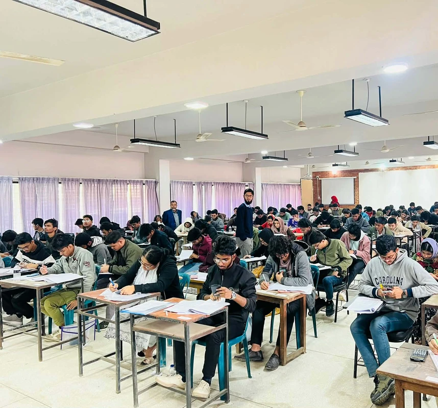 দুই কেন্দ্রে উৎসবমুখর পরিবেশে সম্পন্ন রুয়েট ভর্তি পরীক্ষা, উপস্থিতি ৮৫ শতাংশ