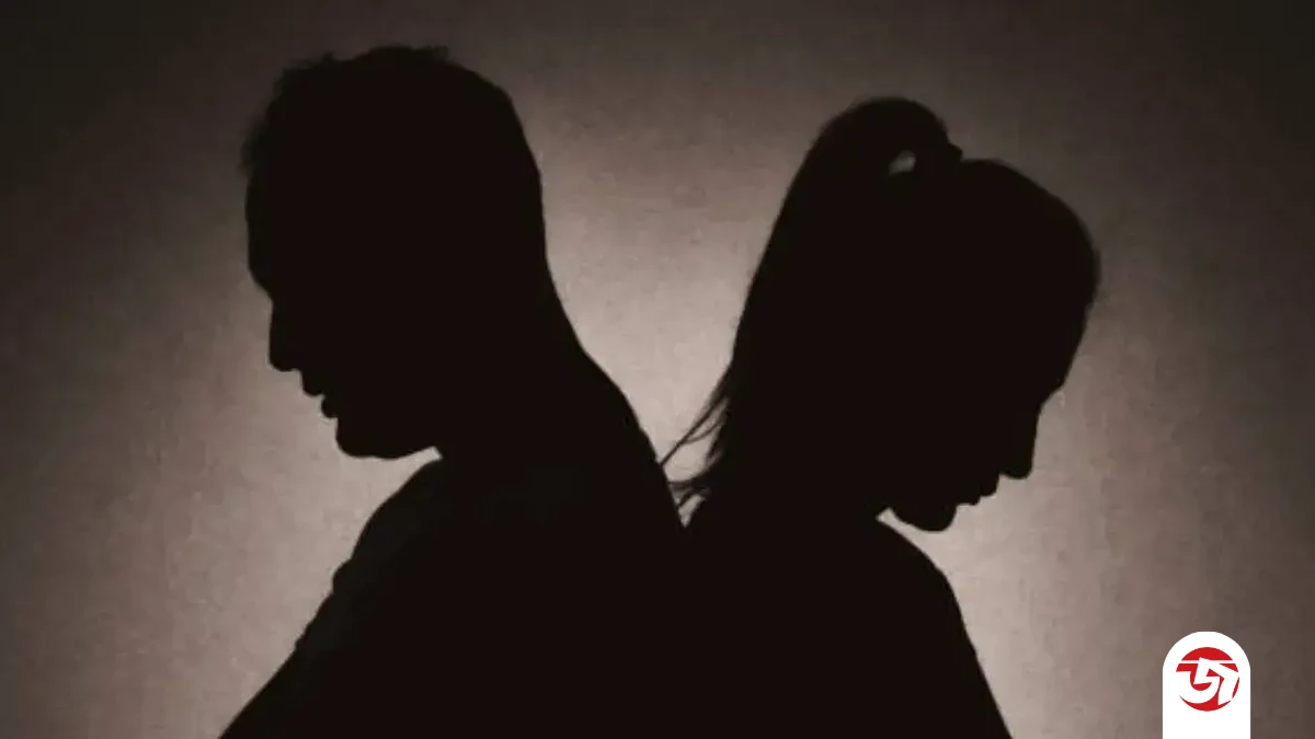 একই ছাদের নিচে থেকেও কেন বাড়ছে দূরত্ব? ভাঙনের মুখে সাজানো সংসার!