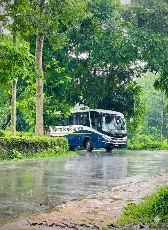সাবেক প্রধানমন্ত্রী বিএনপি চেয়ারপারসন খালেদা জিয়ার জানাজায় অংশ নিতে চাকসুর উদ্যোগে তিনটি বাস