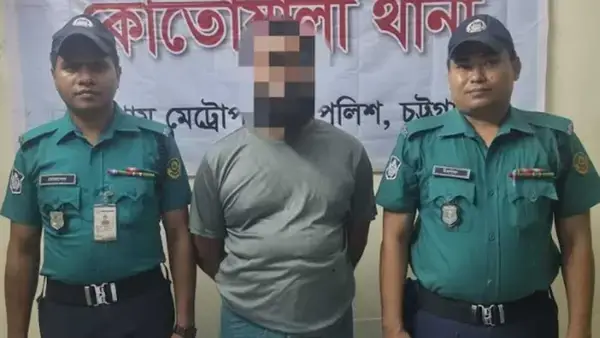 চট্টগ্রামে অভিযান, জালনোট ও ওয়াকিটকিসহ দুই যুবলীগ সদস্য গ্রেপ্তার