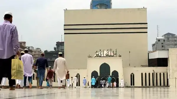 জুমার নামাজ ছেড়ে দেওয়ার কঠিন সতর্কবার্তা