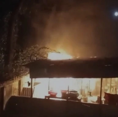 ঢাকা বিশ্ববিদ্যালয়ের বিজয় একাত্তর হলে আগুন