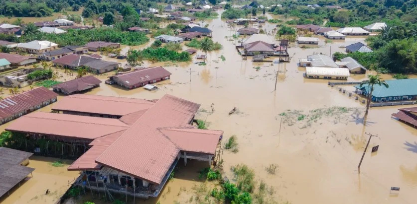 শ্রীলঙ্কায় ঘূর্ণিঝড় দিতওয়া'র ধ্বংসযজ্ঞে মৃত্যুর সংখ্যা বেড়ে ১২৩, নিখোঁজ ১৩০