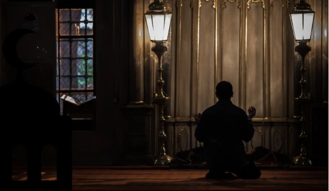 তাহাজ্জুদ নামাজের সঠিক সময় ও কি ভাবে পড়া উচিৎ