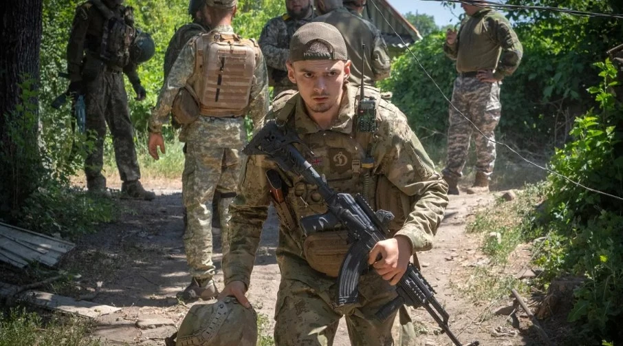রুশ হামলায় গত ২৪ ঘণ্টায় ২৩০ ইউক্রেনীয় সেনা সদস্য নিহত