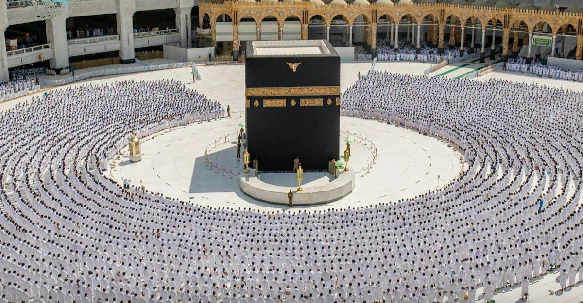 ওমরাহ পালনে নতুন রেকর্ড!