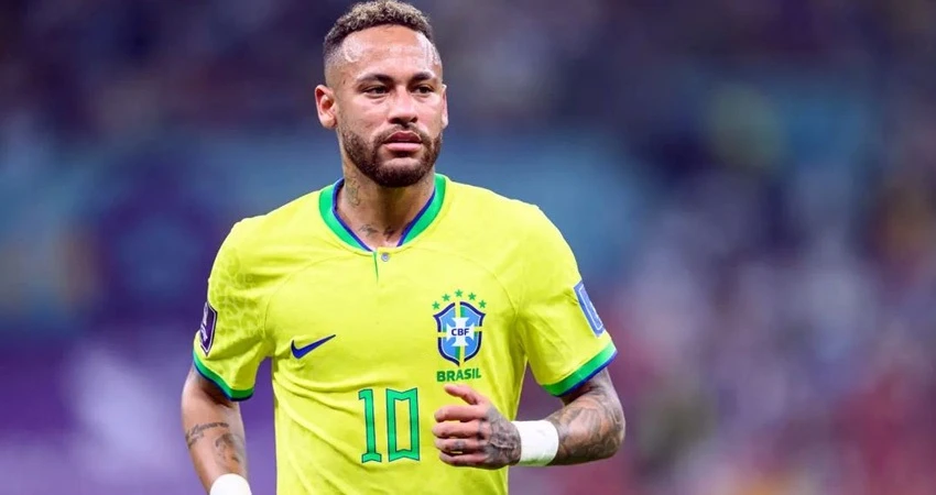 বিশ্বকাপের ৬ মাস আগে অস্ত্রোপচার করালেন নেইমার