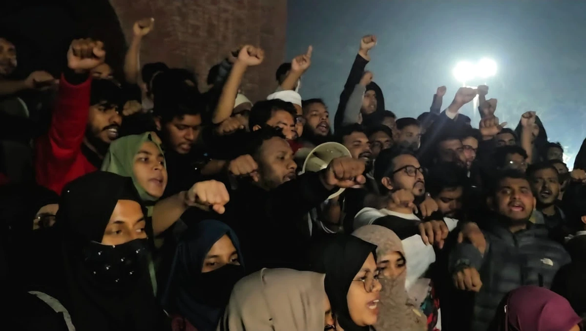 হাদির খুনের বদলা নিতে শপথ নিলেন জাবি শিক্ষার্থীরা