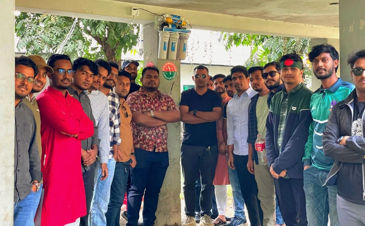 বিজয় দিবসে শিক্ষার্থীদের জন্য ছাত্রদল নেতা তারিকের ব্যতিক্রমী উদ্যোগ